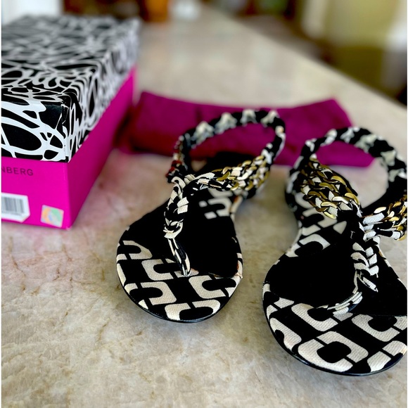 Diane Von Furstenberg black&white sandals, Size 6 - Picture 2 of 11
